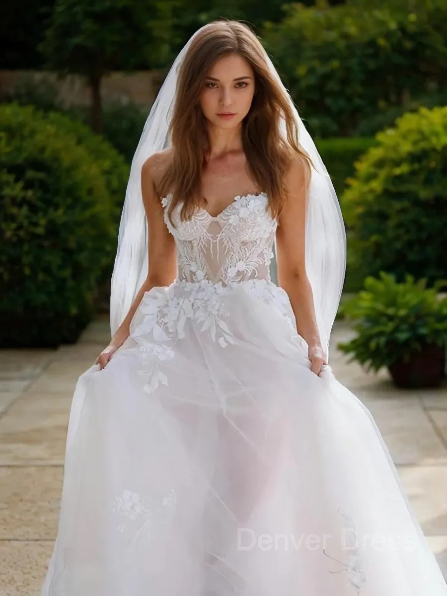 A-Line Sweetheart Sweep Train Tulle Wedding Dresses With Appliques Lace