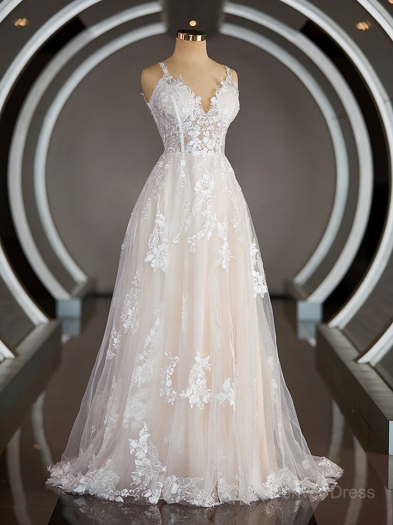 A-Line V-neck Sweep Train Lace Wedding Dresses with Appliques Lace