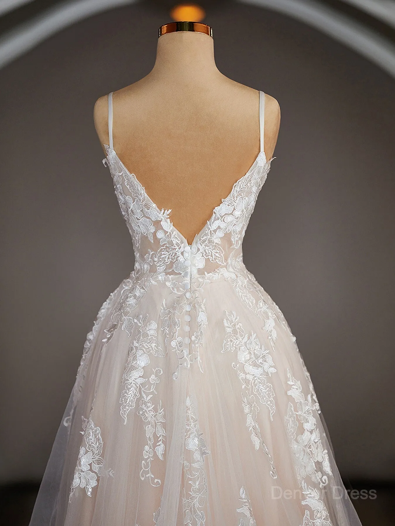 A-Line V-neck Sweep Train Lace Wedding Dresses with Appliques Lace